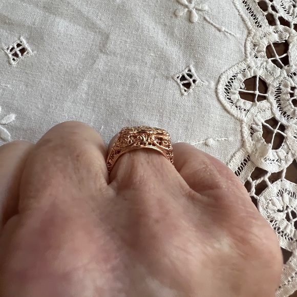 Peridot Ring - Picture 8 of 8